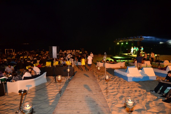 Edde Sands BBQ Pieds Dans Leau